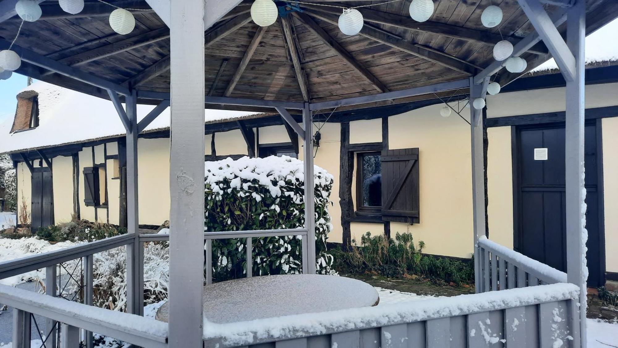 Les 2 Chaumieres Avec Piscine Villa Epinay Exterior photo